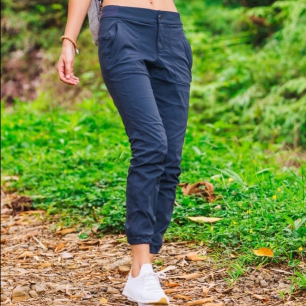 Athleta Trekkie jogger